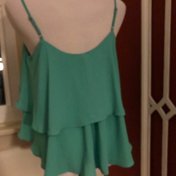 Pretty green swing top - Picture 3 of 6